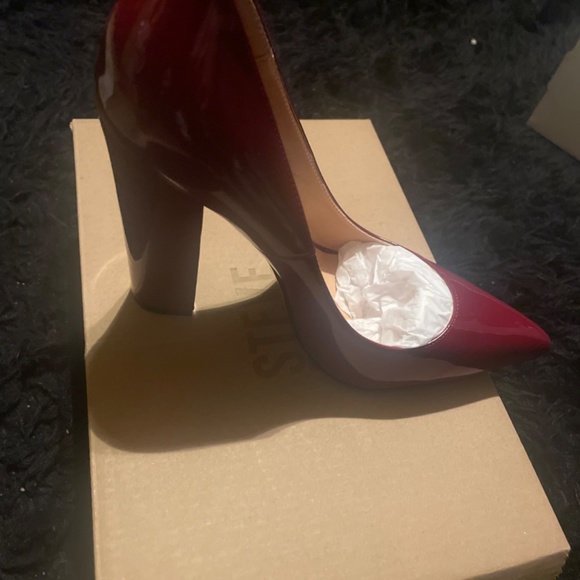 High heels - Picture 2 of 3